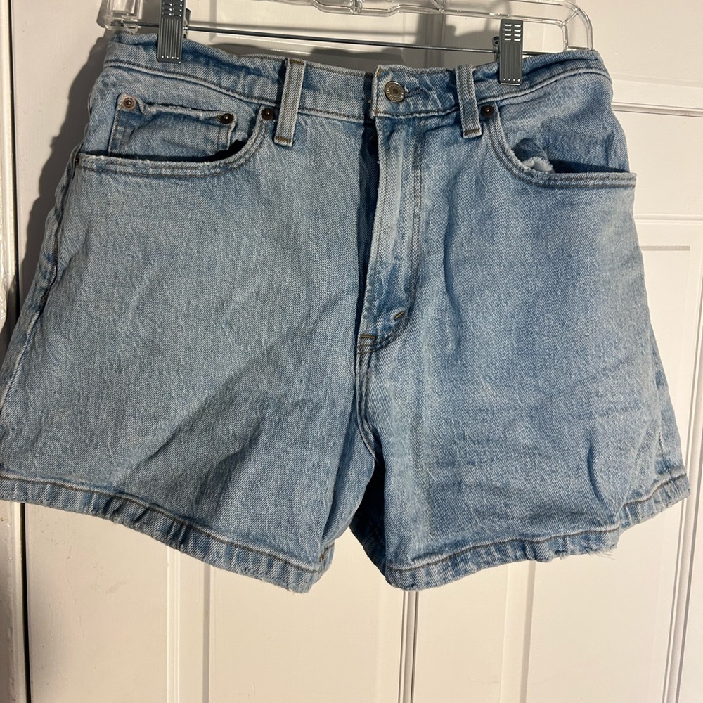 Abercrombie High Rise 4” Mom Short
